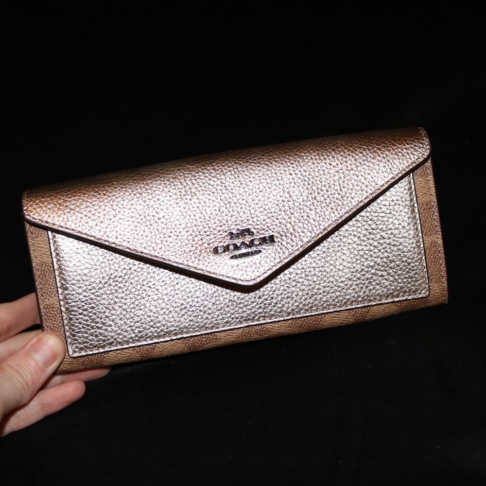 NWOT Coach Snap Button Wallet